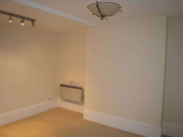  Image of 1 bedroom Flat to rent in Monson Colonnade Monson Road Tunbridge Wells TN1 at Monson Road Tunbridge Wells Royal Tunbridge Wells, TN1 1LY
