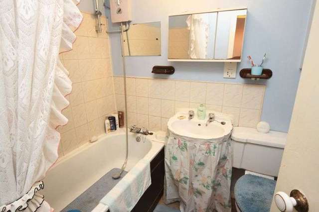  Image of 1 bedroom Flat for sale in Montague Hill South Bristol BS2 at Montague Hill South  Bristol, BS2 8HT