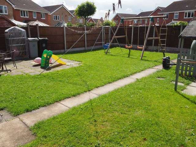  Image of 4 bedroom Detached house for sale in Moore Close Claypole Newark NG23 at Moore Close Claypole Newark, NG23 5AU