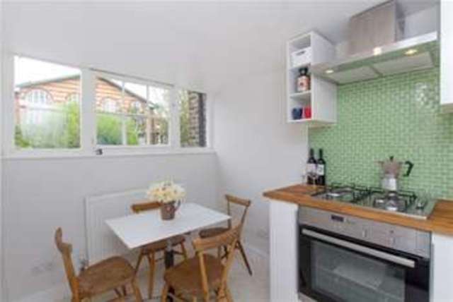  Image of 2 bedroom Flat to rent in Mortimer Square London W11 at London, W11 4BY