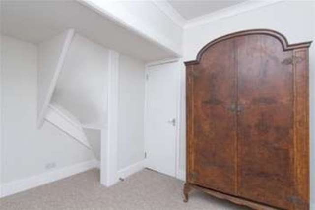  Image of 2 bedroom Flat to rent in Mortimer Square London W11 at London, W11 4BY