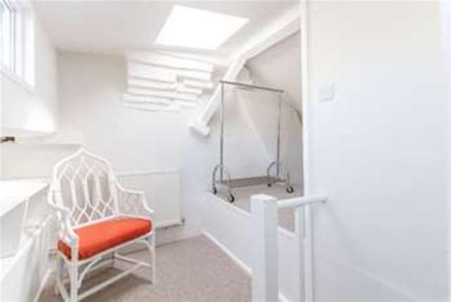  Image of 2 bedroom Flat to rent in Mortimer Square London W11 at London, W11 4BY