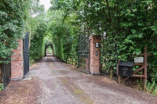  Image of 5 bedroom Detached house for sale in Moss Lane High Legh Knutsford WA16 at Moss Lane High Legh Knutsford, WA16 0RF