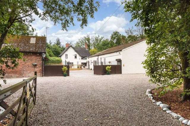 Image of 5 bedroom Detached house for sale in Moss Lane High Legh Knutsford WA16 at Moss Lane High Legh Knutsford, WA16 0RF