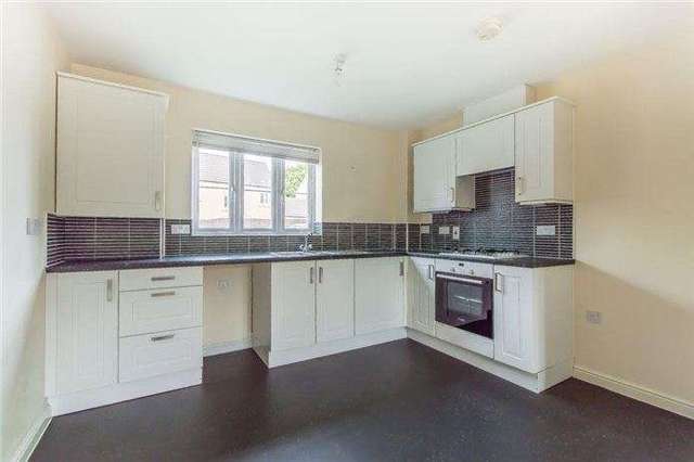  Image of 2 bedroom Flat to rent in Murfitt Close Ely CB6 at Ely  Witchford, CB6 3FN