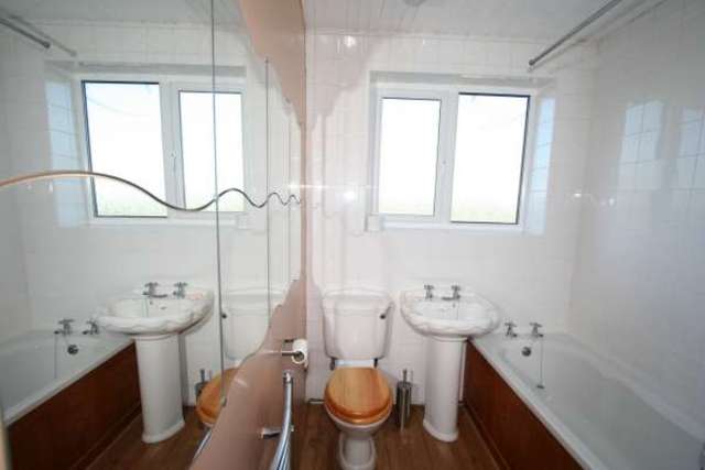  Image of 2 bedroom Terraced house to rent in New Earth Street Oldham OL4 at Oldham OL4 5EX Oldham, OL4 5EX