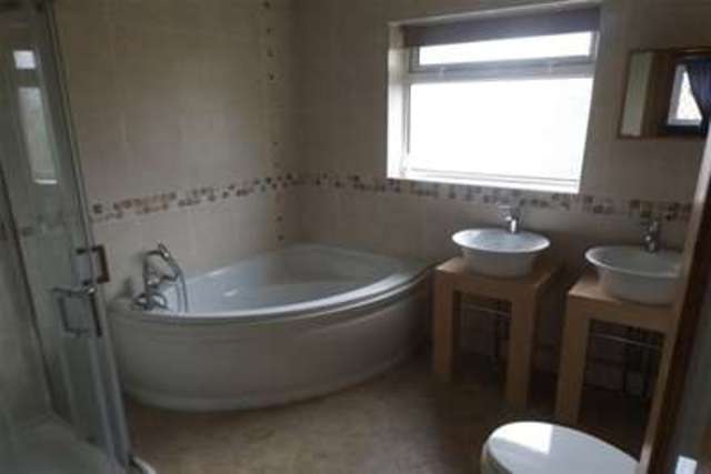  Image of 3 bedroom Detached house to rent in New Hall Close Crigglestone Wakefield WF4 at Wakefield, WF4 3PH