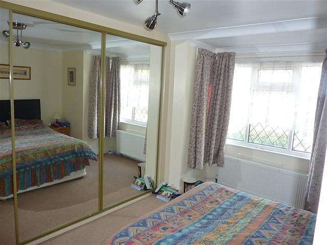  Image of 3 bedroom Flat to rent in New Road West Parley Ferndown BH22 at West Parley  Ferndown, BH22 8EL