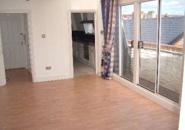  Image of 1 bedroom Flat to rent in Newton Road Tunbridge Wells TN1 at Tunbridge Wells Kent Royal Tunbridge Wells, TN1 1RU