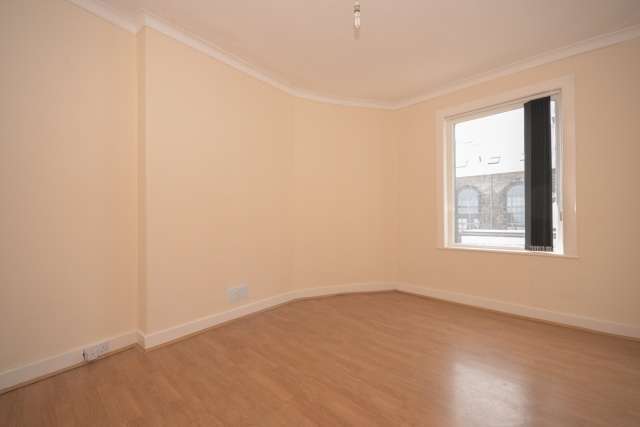  Image of 3 bedroom Detached house for sale in Normand Road Dysart Kirkcaldy KY1 at Kirkcaldy, KY1 2XJ
