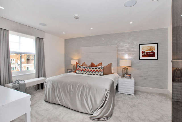  Image of 5 bedroom Detached house for sale in Albany Park Road Kingston upon Thames KT2 at Kingston Upon Thames Norbiton, KT2 5SW