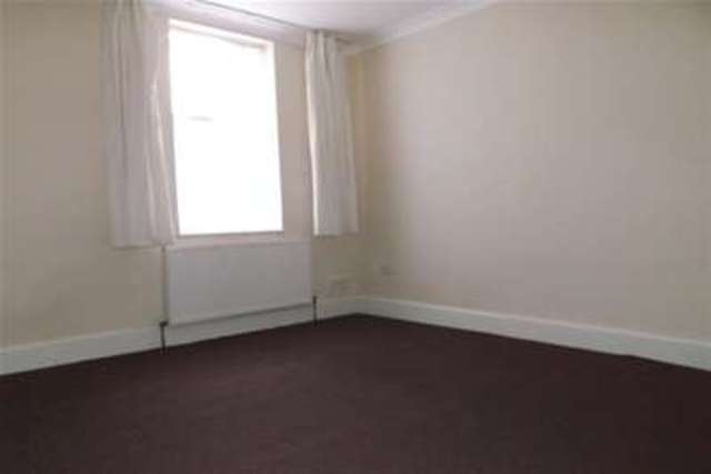  Image of 2 bedroom Flat to rent in Northcote Road London E17 at London, E17 7DT
