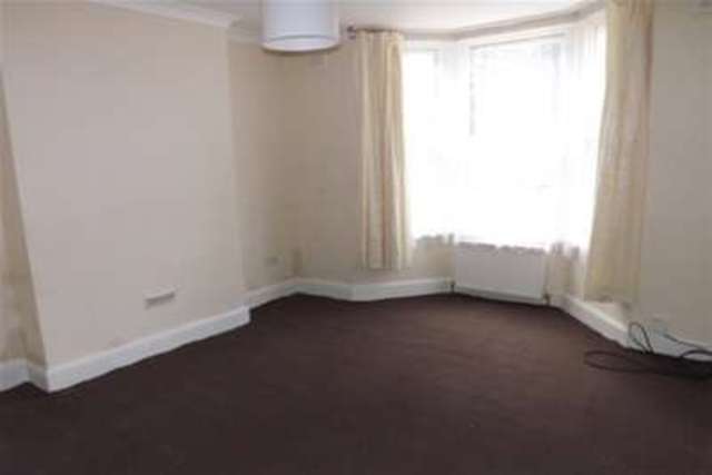 Image of 2 bedroom Flat to rent in Northcote Road London E17 at London, E17 7DT