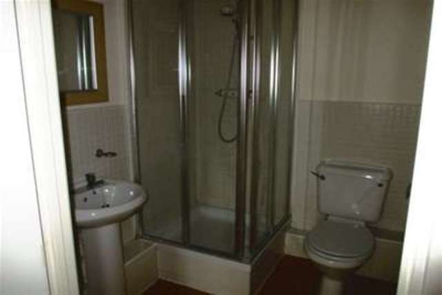  Image of 2 bedroom Flat to rent in Rea Road Northfield Birmingham B31 at Birmingham, B31 2PW