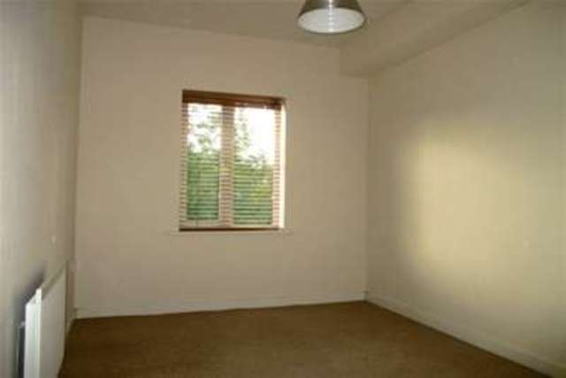 Image of 2 bedroom Flat to rent in Rea Road Northfield Birmingham B31 at Birmingham, B31 2PW