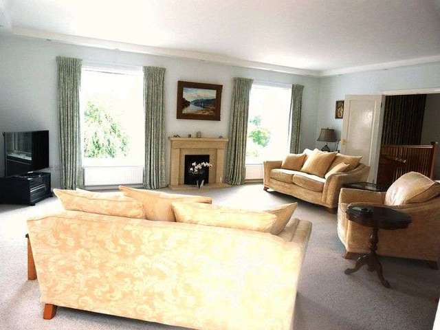  Image of 3 bedroom Detached house for sale in Keston Avenue Coulsdon CR5 at Keston Avenue  Old Coulsdon, CR5 1HP