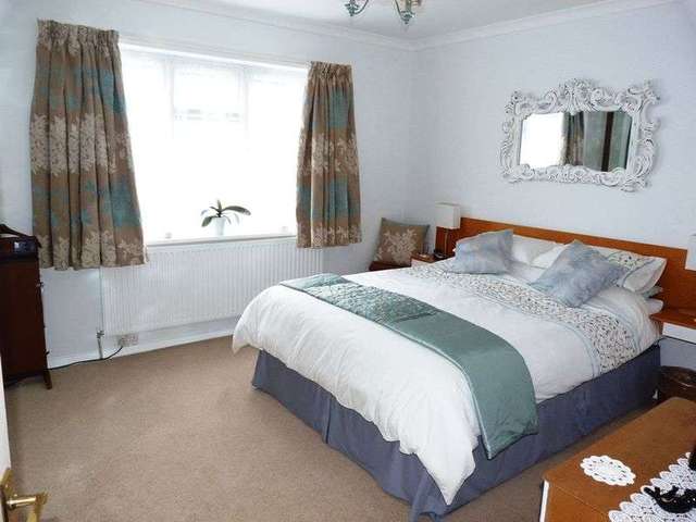 Image of 3 bedroom Detached house for sale in Keston Avenue Coulsdon CR5 at Keston Avenue  Old Coulsdon, CR5 1HP