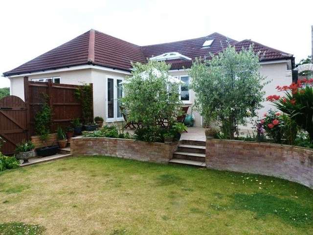 Image of 3 bedroom Detached house for sale in Keston Avenue Coulsdon CR5 at Keston Avenue  Old Coulsdon, CR5 1HP