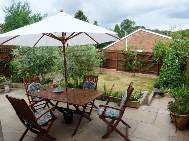  Image of 3 bedroom Detached house for sale in Keston Avenue Coulsdon CR5 at Keston Avenue  Old Coulsdon, CR5 1HP