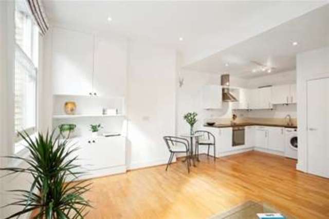  Image of 2 bedroom Flat to rent in Old York Road London SW18 at London, SW18 1SS
