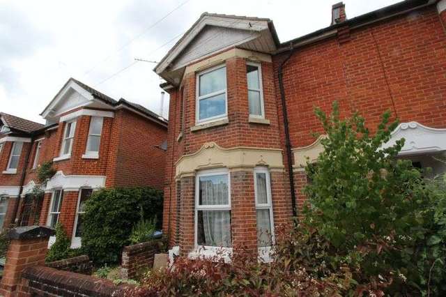  Image of 1 bedroom Flat to rent in Highfield Crescent Southampton SO17 at Highfield Crescent  Southampton, SO17 1SG