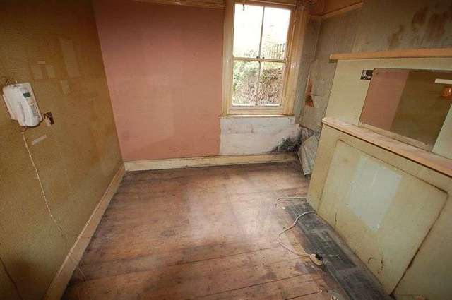 Image of 3 bedroom Terraced house for sale in Osborne Road Brighton BN1 at Osborne Road  Brighton, BN1 6LT