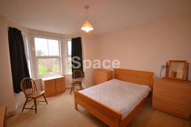  Image of 1 bedroom House Share to rent in Palmer Park Avenue Earley Reading RG6 at Palmer Park Ave Earley Reading, RG6 1DP
