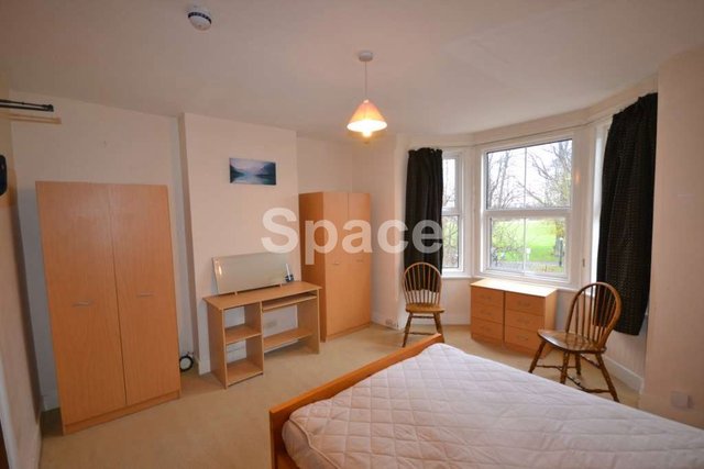  Image of 1 bedroom House Share to rent in Palmer Park Avenue Earley Reading RG6 at Palmer Park Ave Earley Reading, RG6 1DP