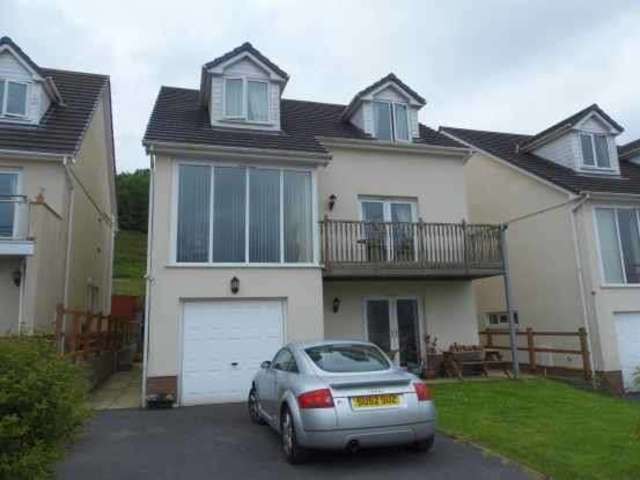  Image of 4 bedroom Detached house for sale in Parc Y Ffynnon Ferryside SA17 at Ferryside Dyfed Ferryside, SA17 5TQ