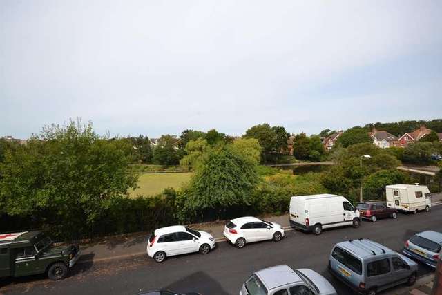  Image of 2 bedroom Flat to rent in Park Road Bexhill-on-Sea TN39 at Bexhill On Sea, TN39 3HY