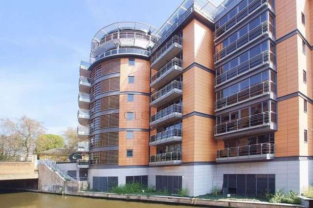  Image of 3 bedroom Flat to rent in Aberdeen Place London NW8 at Park Road  St John