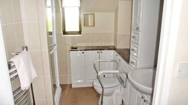  Image of 1 bedroom Retirement Property for sale in Parsonage Court Highworth Swindon SN6 at High Street Highworth Swindon, SN6 7TJ