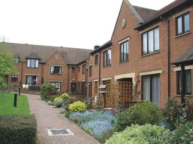  Image of 1 bedroom Retirement Property for sale in Parsonage Court Highworth Swindon SN6 at High Street Highworth Swindon, SN6 7TJ
