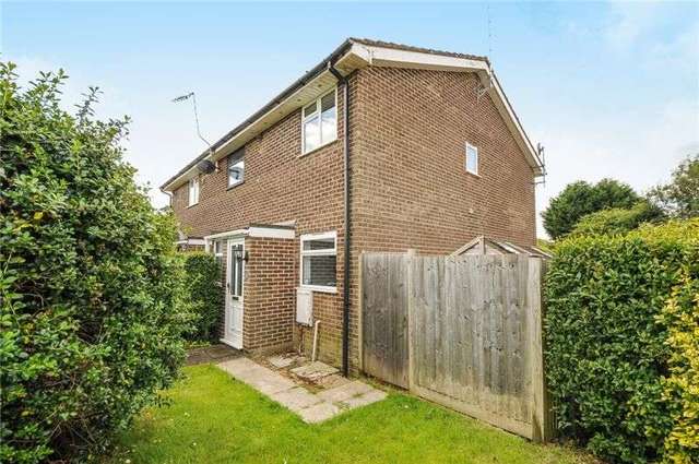  Image of 2 bedroom Terraced house to rent in Pear Tree Close Alderholt Fordingbridge SP6 at Pear Tree Close Alderholt Fordingbridge, SP6 3ER