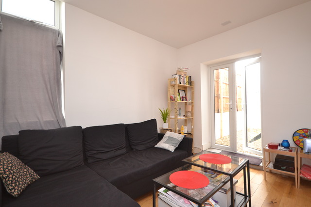  Image of 1 bedroom Property to rent in Pembroke Road London N10 at Muswell Hill, N10 2JE