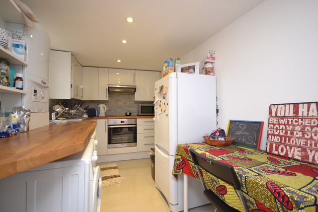  Image of 1 bedroom Property to rent in Pembroke Road London N10 at Muswell Hill, N10 2JE