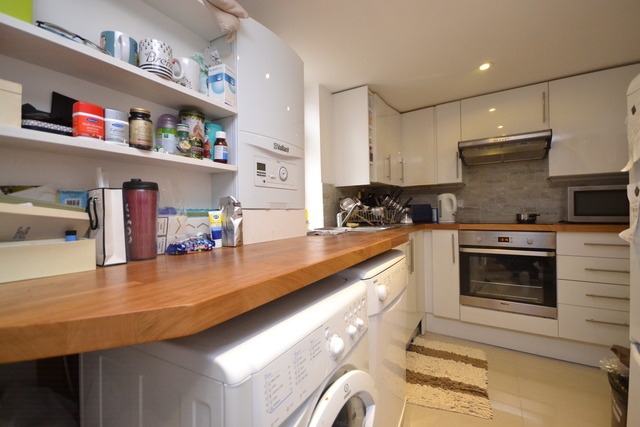  Image of 1 bedroom Property to rent in Pembroke Road London N10 at Muswell Hill, N10 2JE