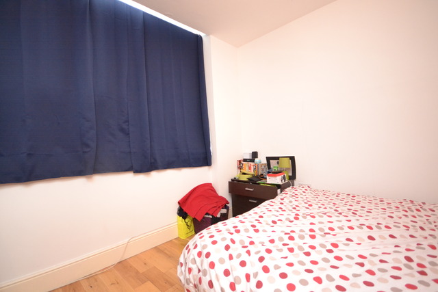  Image of 1 bedroom Property to rent in Pembroke Road London N10 at Muswell Hill, N10 2JE