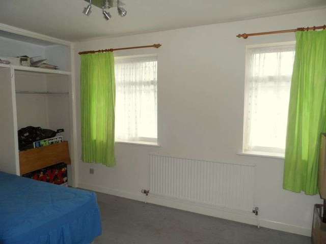  Image of 5 bedroom Detached house for sale in Pinewood Drive Somerton TA11 at Pinewood Drive  Somerton, TA11 6JP