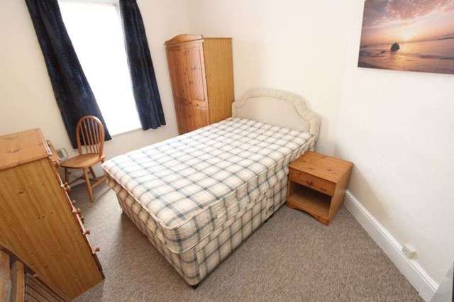  Image of 3 bedroom Flat for sale in Portswood Road Southampton SO17 at Portswood Road Portswood Southampton, SO17 2TH