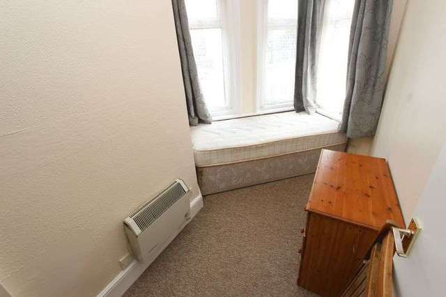  Image of 3 bedroom Flat for sale in Portswood Road Southampton SO17 at Portswood Road Portswood Southampton, SO17 2TH