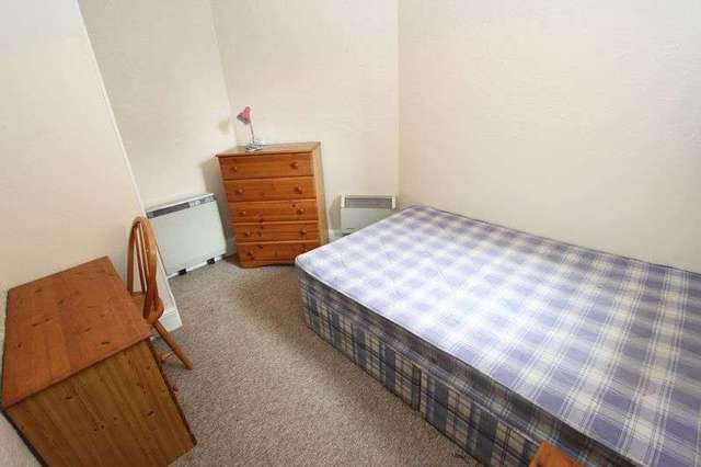  Image of 3 bedroom Flat for sale in Portswood Road Southampton SO17 at Portswood Road Portswood Southampton, SO17 2TH