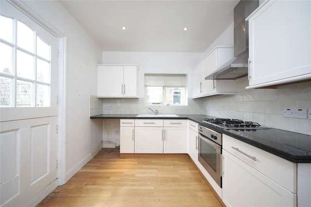  Image of 2 bedroom Flat to rent in Prairie Street London SW8 at Battersea Park London Wandsworth Road, SW8 3PL