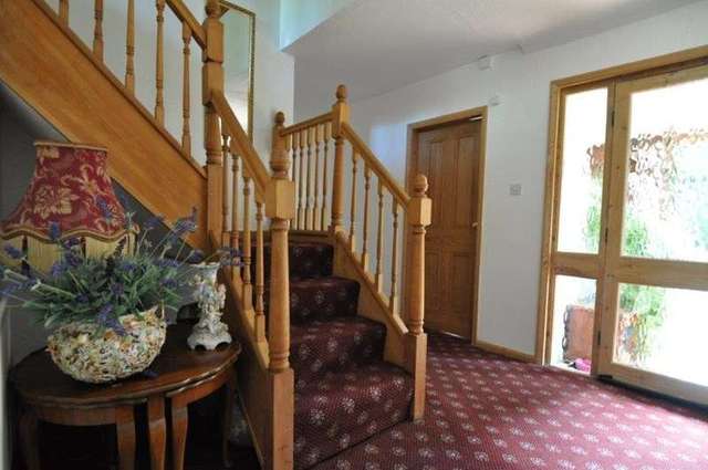  Image of 4 bedroom Detached house for sale in Pratts Lane Mappleborough Green Studley B80 at Pratts Lane Mappleborough Green Studley, B80 7BN