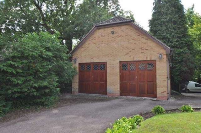  Image of 4 bedroom Detached house for sale in Pratts Lane Mappleborough Green Studley B80 at Pratts Lane Mappleborough Green Studley, B80 7BN