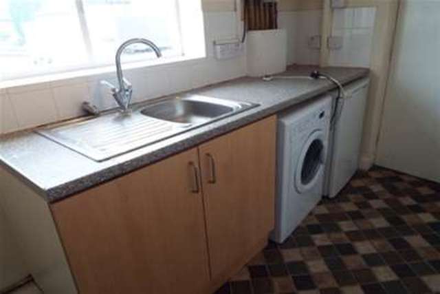  Image of 2 bedroom Flat to rent in Queen Elizabeth Drive Normanton WF6 at Normanton, WF6 1JG