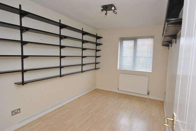  Image of 2 bedroom Flat for sale in Queens Road Southport PR9 at Queens Road  Southport, PR9 9HN