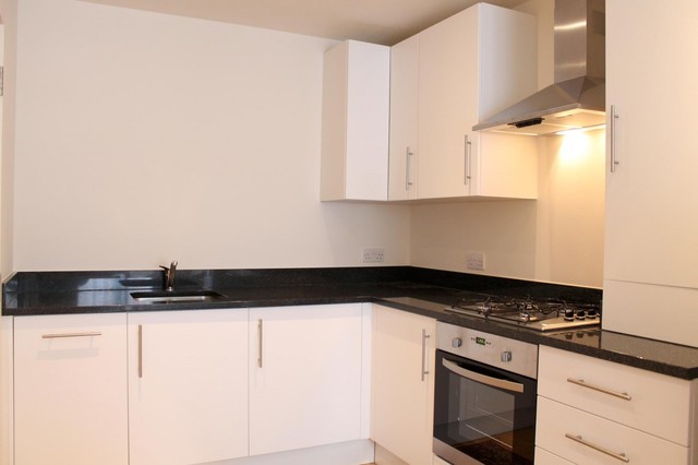  Image of 1 bedroom Flat to rent in Red Lion Road Tolworth Surbiton KT6 at 145-147 Red Lion Road  Surbiton, KT6 7RQ