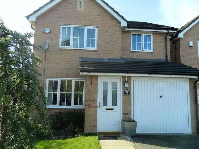  Image of 3 bedroom Detached house for sale in Redwood Close Bolton BL3 at Redwood Close  Bolton, BL3 1AZ