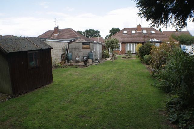  Image of 2 bedroom Detached house for sale in Roslyn Road Woodley Reading RG5 at Roslyn Road Woodley Reading, RG5 3HS